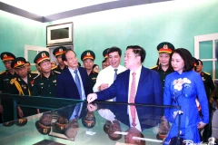 Officials visit House and Tunnel D67, a site of great historical significance from the Ho Chi Minh era. (Photo: daidoanket.vn)