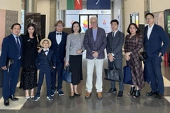 Vietnamese Ambassador to Bulgaria Nguyen Thi Minh Nguyet (fifth from left) and members of the embassy during a visit and working session at the Trakia Economic Zone. (Photo published by VNA) 
