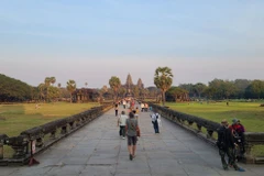 Tourists at the Angkor Archaeological Park (Photo: PhomPenh Post)