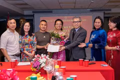 Financial support grants awarded to Vietnamese postgraduate researchers in Israel. (Photo: VNA)
