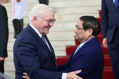 Prime Minister Pham Minh Chinh (R) meets with German President Frank-Walter Steinmeier during the latter’s state visit to Vietnam on January 24, 2024. (Photo: VNA)