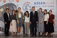 Vietnamese Ambassador to the Czech Republic Duong Hoai Nam poses for a commemorative photo with embassy staff at the opening ceremony. (Photo: VNA)