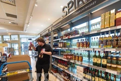 Goods on display at a supermarket in Vancouver, Canada (Photo: Xinhua/VNA)