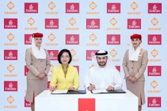 Sun Group signs a MoU with Emirates, April 30, 2025. (Photo: Sun Group)