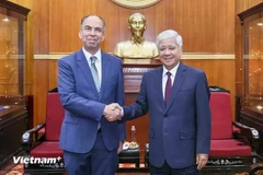 Do Van Chien, Politburo member, Secretary of the Party Central Committee, and President of the Vietnam Fatherland Front Central Committee, receives Cuban Ambassador to Vietnam Rogelio Polanco Fuentes. (Photo: VietnamPlus)