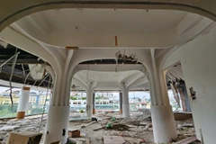 The interior of the "Shark Jaw" building is dismantled. (Photo: VNA)
