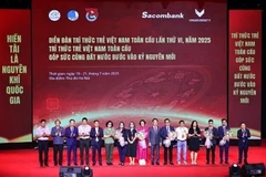 At the launch of the Advisory Council and Executive Boards of Discussion Groups at the 6th Global Forum for Young Vietnamese Intellectuals. (Photo: VNA)