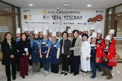 Participants in the 15th Multicultural Cooking Contest in Yongsan. (Photo: Yongsan District Office)