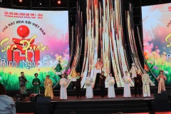A performance by the Vietnam Puppet Theatre at the first Glorious Spring Fair 2026 (Photo: VNA)