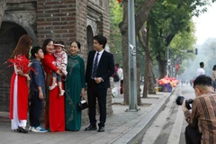 During the 2026 New Year holiday, civil servants and public employees will enjoy a continuous four-day break from Thursday, January 1, to Sunday, January 4, 2026. (Photo: VNA)