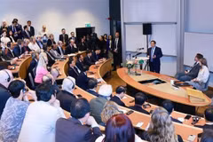 Prime Minister Pham Minh Chinh delivers a policy address at the Stockholm School of Economics as part of his ongoing visit to Sweden. (Photo: VNA)