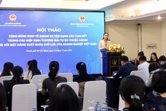 A view of the workshop on the ASEAN Economic Community (AEC) and the utilisation of free trade agreement (FTA) commitments for key export sectors. (Photo: VNA)