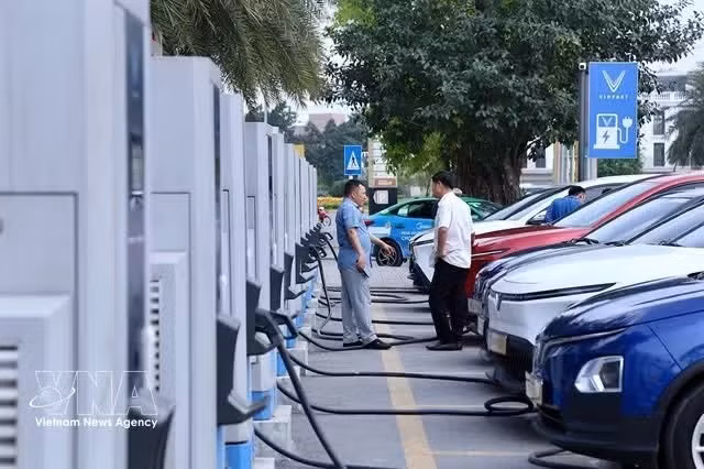 508730-charging.jpg