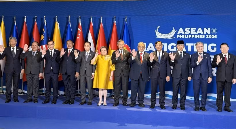 vna-potal-bo-truong-ngoai-giao-le-hoai-trung-du-hoi-nghi-hep-bo-truong-ngoai-giao-asean-tai-philippines-8557549.jpg
