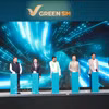 Green SM Global CEO Nguyen Van Thanh and Haryana's Minister of Industries and Commerce Rao Narbir Singh, together with delegates, press the button to officially launch the service. (Photo: VNA) 