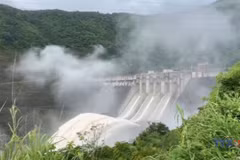 Ban Ve Hydropower Plant discharges record floodwater to ease pressure