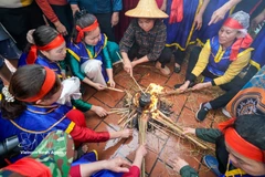 Thi Cam villagers hold traditional rice cooking contest