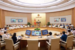 PM chairs first Government-locality meeting after administrative reform