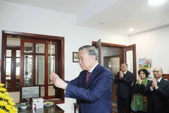 Party leader pays tribute to late Prime Minister Pham Van Dong