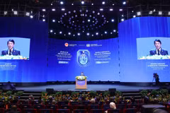 State President Luong Cuong, UN Secretary-General António Guterres, and delegates attend the Hanoi Convention signing ceremony. (Photo: VNA)