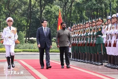 Vietnamese President hosts official welcome for Sri Lankan counterpart
