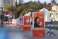 Red hues light up nationwide in celebration of National Party Congress