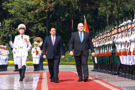 PM hosts welcome ceremony for Russian counterpart
