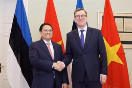 Vietnamese PM Pham Minh Chinh (L) holds talks with his Estonian counterpart Kristen Michal in Tallinn on June 6, 2025. (Photo: VNA)