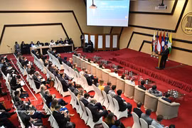 ASEAN Secretary-General Kao Kim Hourn announces the outcomes of the 48th ASEAN Summit and related meetings held recently in the Philippines. (Photo: VNA)