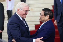 Prime Minister Pham Minh Chinh (R) meets with German President Frank-Walter Steinmeier during the latter’s state visit to Vietnam on January 24, 2024. (Photo: VNA)