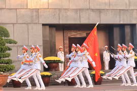 The honour guard march in review past the Ho Chi Minh Mausoleum. (File photo: VNA)