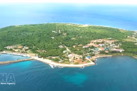 Con Co “steel island”: a green gem in the open sea. (Photo: VNA)