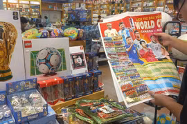 World Cup 2026-themed Lego toys on display at a bookstore in Aeon Mall Ha Dong shopping centre in Hanoi. Photo: VNA)
