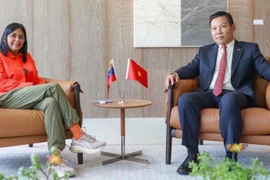 Venezuela’s Executive Vice President Delcy Rodríguez meets with Vietnamese Ambassador to Venezuela Vu Trung My. (Photo: Vietnamese Embassy in Venezuela)