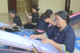 Kon Tum emphasizes preserving and developing traditional crafts