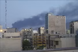 Smoke rises following an explosion in Tehran, Iran, on June 15, 2025. (Photo: Xinhua/VNA) 
