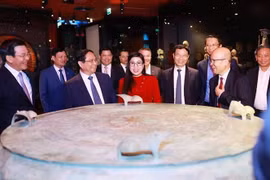 Prime Minister Pham Minh Chinh visits the Quai Branly – Jacques Chirac Museum, June 11, 2025. (Photo: VNA)