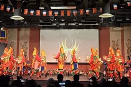 A royal court music performance at the tourism promotion event in Paris. (Photo: VNA)