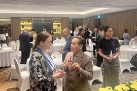 Business representatives from Vietnam and Estonia exchange views during a networking session at the Estonia-Vietnam business seminar in Ho Chi Minh City on April 23, 2026. (Photo: VNA)