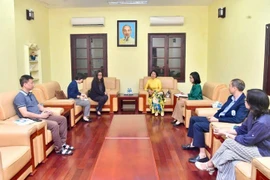 Deputy Director General of the Vietnam Sports Administration Le Thi Hoang Yen meets with Indian Deputy Ambassador Tako Ajungla Jamir in Hanoi on April 18. (Photo: bvhttdl.gov.vn) 