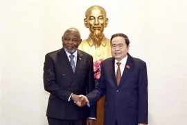 National Assembly Chairman Tran Thanh Man (right) meets with Speaker of the National Assembly of the Democratic Republic of Congo Vital Kamerhe. (Photo: VNA)