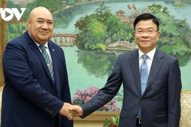 Deputy Prime Minister Le Thanh Long (right) hosts a reception for Dr. Saia Ma’u Piukala, Director of the World Health Organisation (WHO) Western Pacific Region, on August 25, 2025. (Photo: VOV)