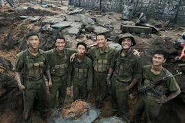 Smiles behind the scenes of 'Red Rain' (Photo: Provided by the film crew)