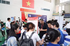 The China Higher Education Exhibition convenes in Hanoi on June 12, with the participation of 28 top Chinese universities. (Photo: vnu.edu.vn)