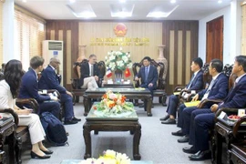 A delegation from the French Embassy pays a courtesy meeting to Dien Bien province. (Photo: VNA)