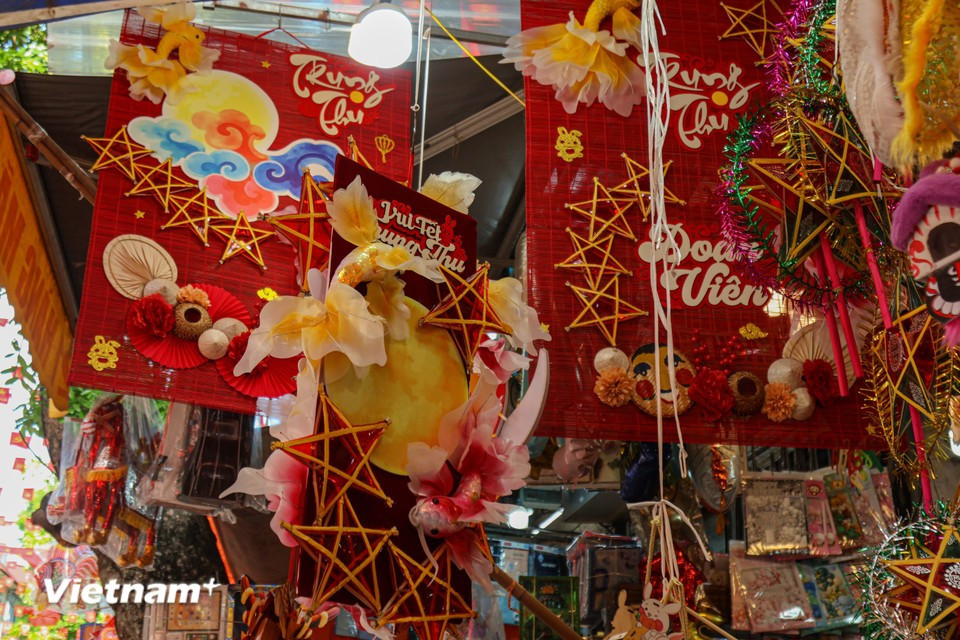 Shops continue to prioritise traditional products. (Photo: VietnamPlus)