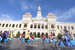 "I Love Vietnamese Ao Dai” parade held in Ho Chi Minh City streets during Ao Dai festival (Photo: VNA)