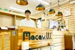 Ngo Ngoc Khanh, owner of the Macaw bookstore (Photo: I LOVE VIETNAM)