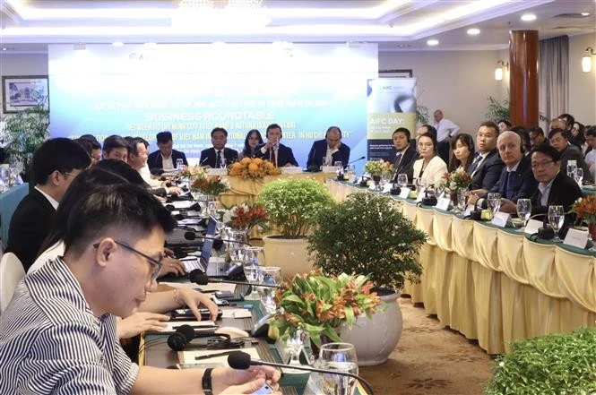 An overview of the business roundtable between Ho Chi Minh City and Astana of Kazakhstan (Photo: VNA)