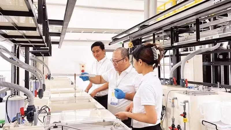A production line of Onaga Co., Ltd. (Japan) at HANSSIP (Photo: nhandan.vn)
